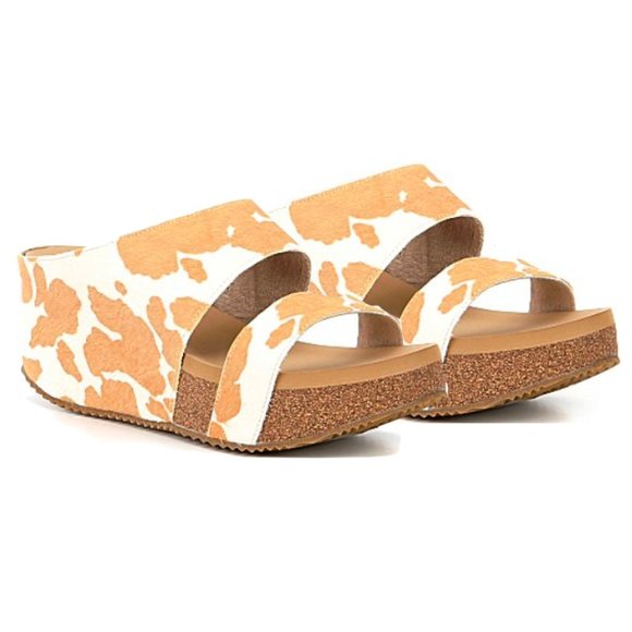 Cow Print Volatile Platform Slides - 9